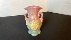 lot 32 image: Hull Art Pottery magnolia dial handled vase