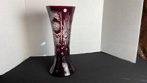 lot 35 image: Romanian ruby cut to clear vase