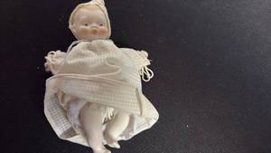 lot 71 image: Vintage bisque, baby doll