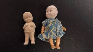 lot 75 image: Antique baby bisque dolls, approximately 4 inches