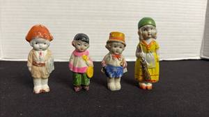 lot 87 image: Antique bisque penny dolls approximately 3 to 4 inches