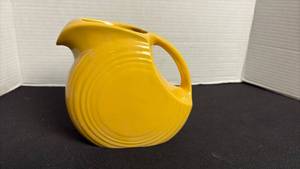 lot 89 image: Fiesta wear pitcher