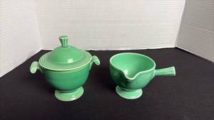 lot 92 image: Fiesta Ware Art deco sugar, and cream bowl