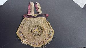 lot 115 image: Rare antique glass beaded handbag shown at exposition 1889
