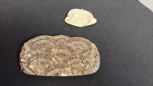 lot 138 image: Vintage beaded evening purse with coin purse
