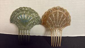 lot 163 image: Vintage hair combs
