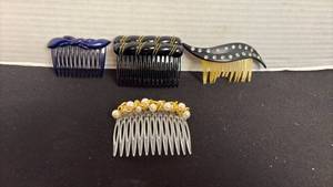 lot 169 image: Hair combs