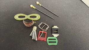 lot 171 image: Assorted accessories