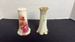lot 176 image: Vintage hand painted hat pin holders