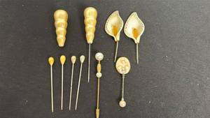 lot 184 image: Vintage hat pins