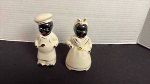 lot 188 image: Aunt Jemima, salt and pepper shakers