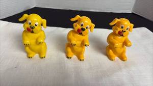 lot 193 image: Vintage F &F mold, dog salt and pepper shakers