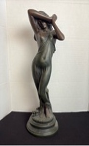 lot 224 image: Lady statue made of resin 21 in