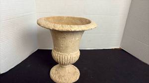lot 240 image: Unfinished vase 8 inches