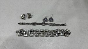 lot 252 image: Womens earrings and bracelets