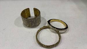lot 262 image: Womens bracelets