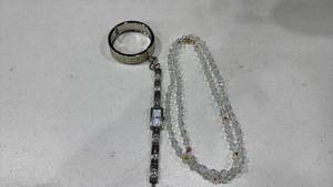 lot 283 image: Womens jewelry