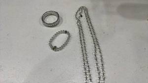 lot 290 image: Womens necklace and bracelets