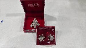 lot 297 image: Holiday pin and earrings