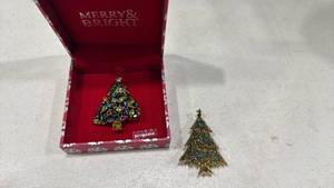 lot 299 image: Holiday pins