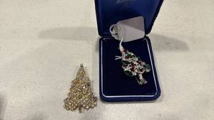 lot 301 image: Eisenberg ice Christmas tree brooches