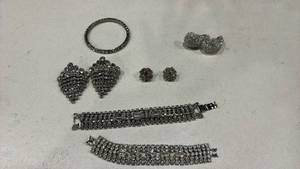 lot 318 image: Musi vintage art, deco, shoe clips, and bracelets earrings