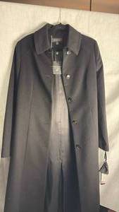 lot 364 image: Katherine Kelly 100% Kashmir coat new with tag seal on size 6