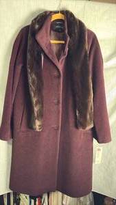 lot 366 image: Jones New York alpaca coat size 6 new with tags still attached
