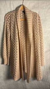 lot 382 image: Lisa Brand sweater petite large