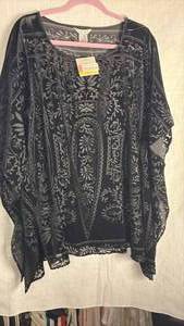 lot 389 image: John Mark brand shirt size medium new with tags still attached