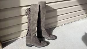 lot 394 image: Vince Camuto gray leather boots womens size 9 never worn with boot shapers
