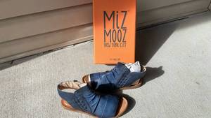 lot 405 image: Miz Mooz blue leather sandals womens size 49 never worn brand new with box