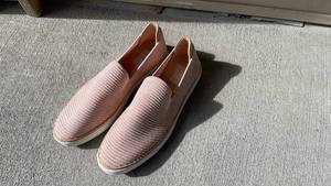 lot 406 image: UGG pink shoes womens size 9.5 never worn