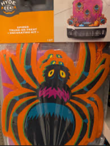 lot 41642 image: Halloween Spider Trick-or-Treat Decorating Kit