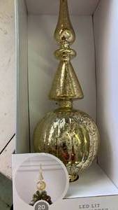 lot 41648 image: Wondershop Gold Mercury LED Tree Topper