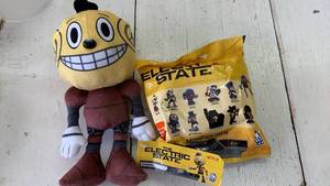 lot 41684 image: Cosmo Robot Plush - The Electric State Movie Character