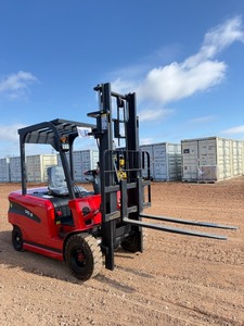 lot 2301 image: Unused Starvox CPD-20 Full Size Electric Fork Lift 4400 lb capacity, 2 stage Mast