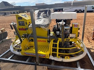 lot 2326 image: Unused Starvox ZJ-80 Ride On Power Concrete Trowel