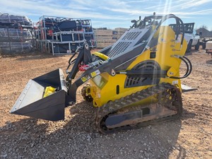 lot 2334 image: Unused Starvox SV-480 Mini Skid Steer 2 cylinder Gas engine, Dumping height 60 inches, Very Similar to the Arteer QB-480 which are one of the best I have ever sold.  Great Machines