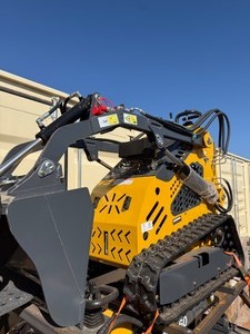 lot 2006 image: Unused SDLL60 Mini Skid Steer-Very Nice Model, 992 pound lift capacity