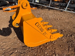 lot 2197 image: Unused CAPTOK CAT 305 Excavator Bucket �� 24 in