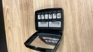 lot 963 image: Magnetic Eyelashes  - Retail $0