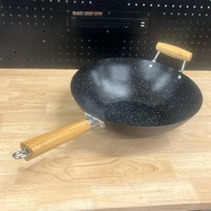 lot 979 image: Non Stick 14 Inch Wok - Retail $35
