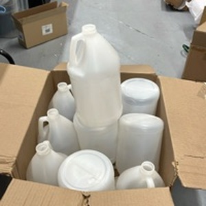 lot 1052 image: Case of 10 1 Gallon Empty plastic Jugs - Retail $0