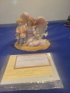 lot 5203 image: Seraphim Classics Cecilia Gift from the Heart Figurine new in box  with  COA