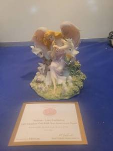 lot 5225 image: Seraphim Classics Melanie - Love Everlasting 2002 Members Only Figure with COA new in box