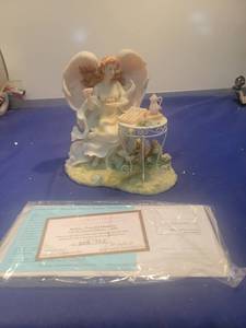 lot 5227 image: Seraphim Classics Melissa Peaceful Moments Angel Figurine 2002 with COA new in box