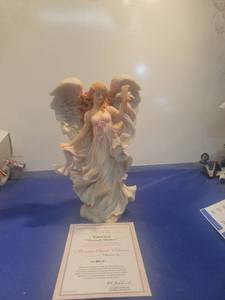 lot 5231 image: Seraphim Classics Vanessa Heavenly Maiden Figurine #16600 with COA new in box