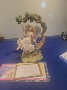 lot 5232 image: Seraphim Classics Rebecca Beautiful Dreamer Figurine 1999 with COA new in box