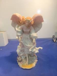 lot 5240 image: Seraphim Classics Avalon Free Spirit Figurine 1998